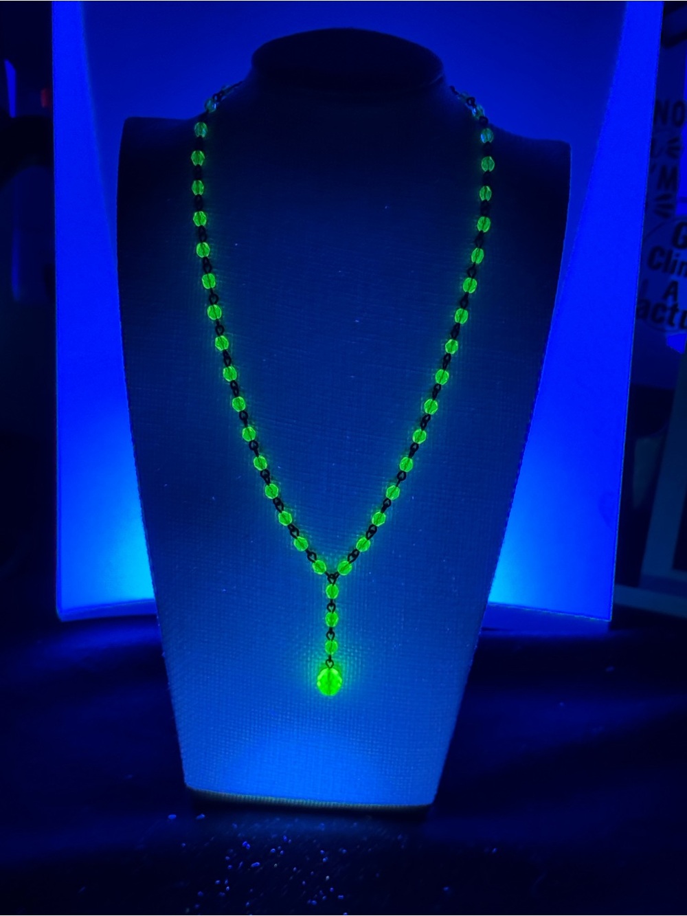#801 Uranium Glass Necklace 16”